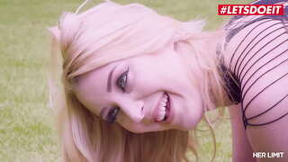 LETSDOEIT - Amaris &amp;amp; Caleb Roca - Cul Sexy Blondie Git Anal Profonde Pilonné Par Une Envie de Papa