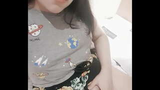 Grandi troie teen registra un video per il suo papà