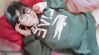 Paauglių mergaičių neliesti savo pūlingas