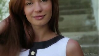 Cantik Eropah remaja Carolizi main-main luar Cantik Eropah remaja Carolizi main-main luar