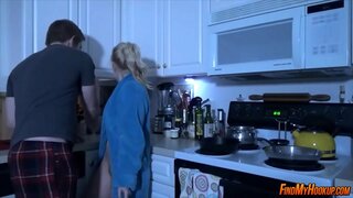 Cougar ຕອນກາງຄືນເພດສໍາພັນ