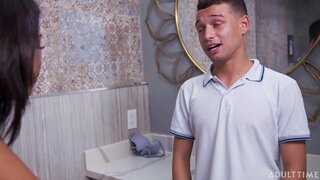 Vienna Omnyama Ibambe Umhlobo Wakhe Wacking Ngaphandle abayo Moms Bra!