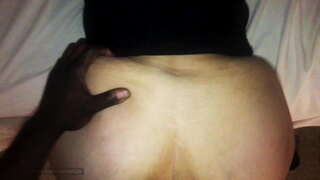 Puti nga Pawg Giiyot Gibusog sa ibabaw sa